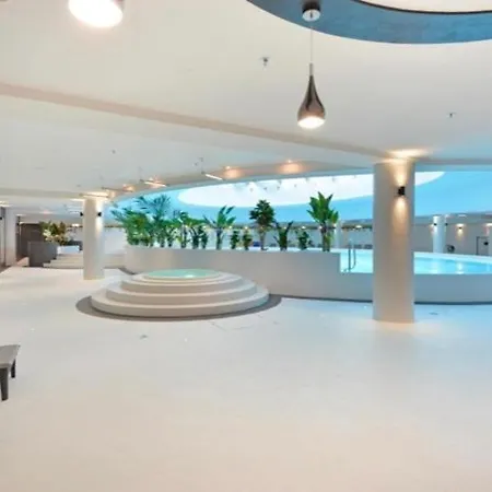Hanza Tower Downtown 22 Pool & Jacussi Daire